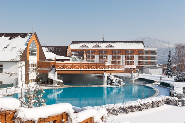 Hotel Atrij - venkovní bazén v zimě